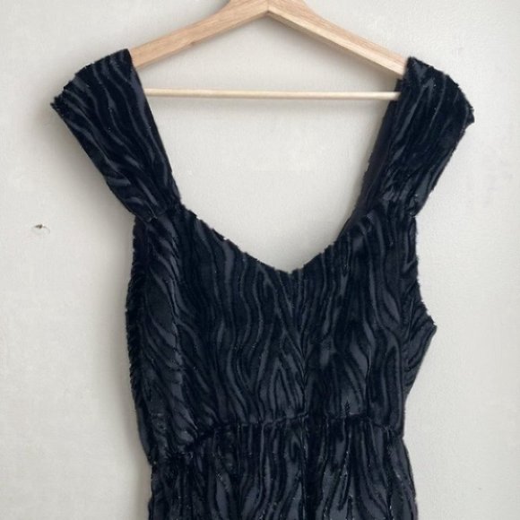 SAYLOR Farrah Tiger Metallic Velvet Burnout Divoré Wrap Style Midi Slit Dress - Picture 9 of 16